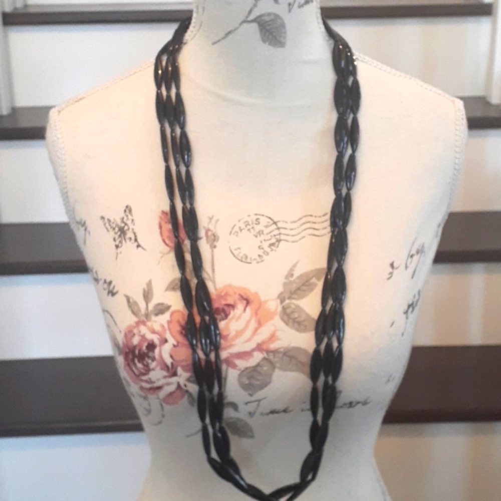 + Vintage black bead triple strand necklace
